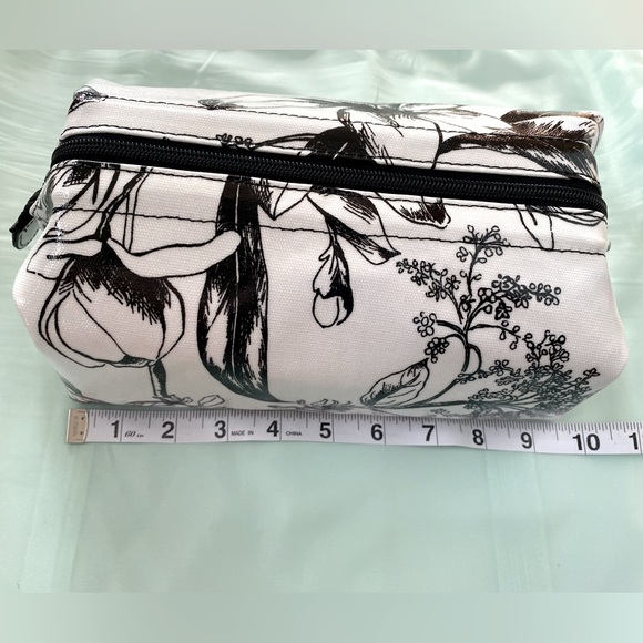 WHBM White and Black Cosmetic Bag - Picture 5 of 12